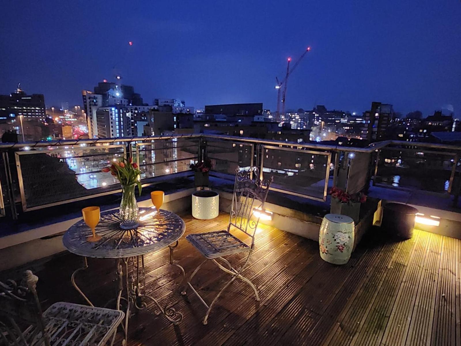 Luxury Penthouse Apartment Лийдс Екстериор снимка