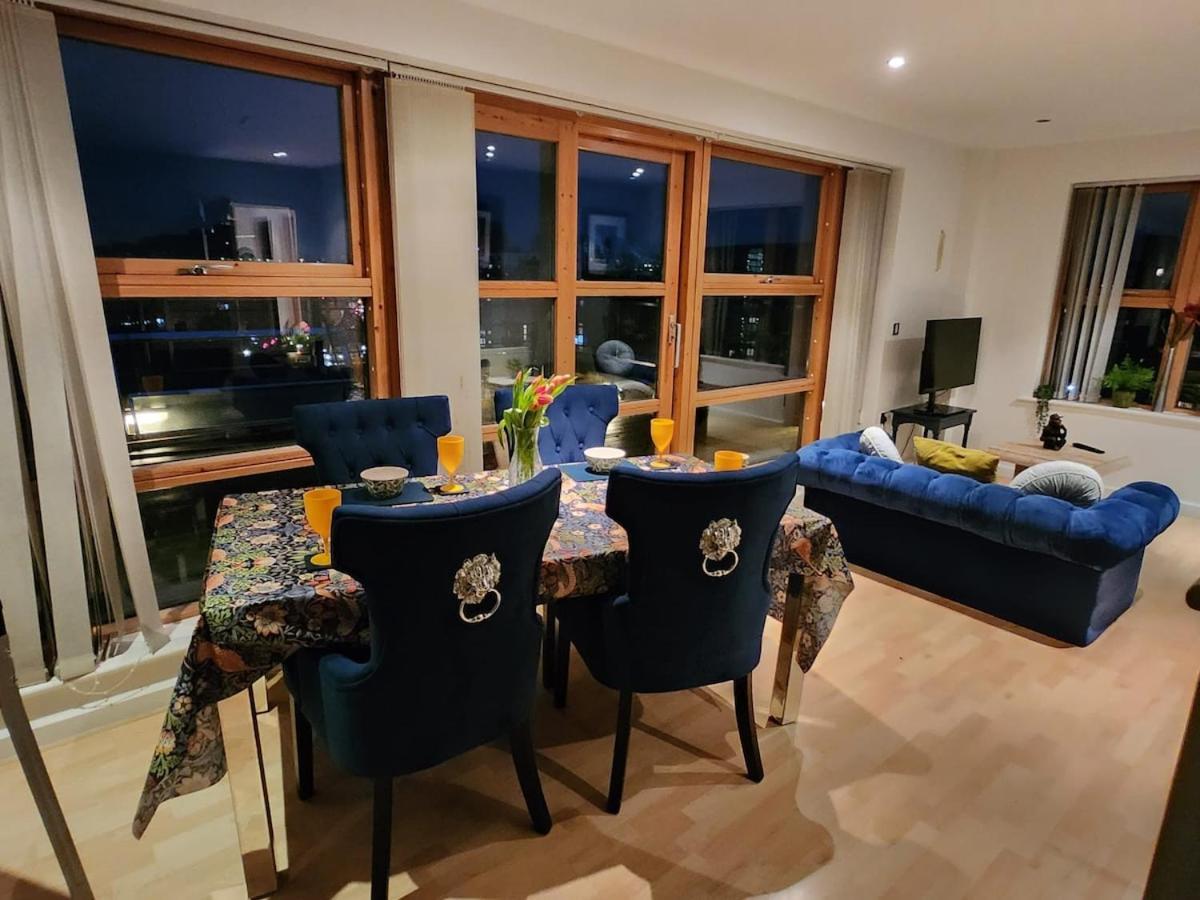 Luxury Penthouse Apartment Лийдс Екстериор снимка
